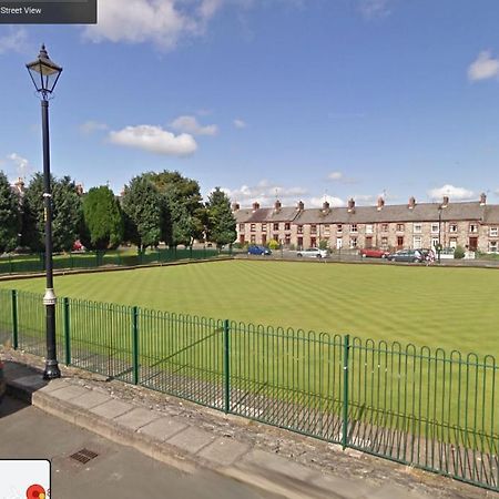 Ferienwohnung College Square, Terrace House Bessbrook Exterior foto