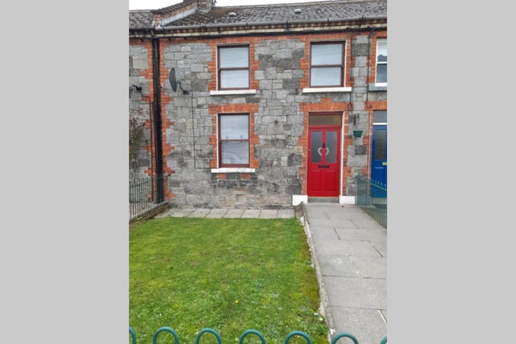 Ferienwohnung College Square, Terrace House Bessbrook Exterior foto