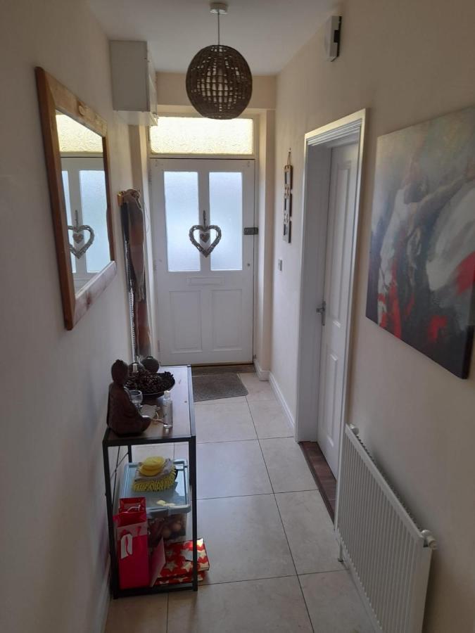 Ferienwohnung College Square, Terrace House Bessbrook Exterior foto
