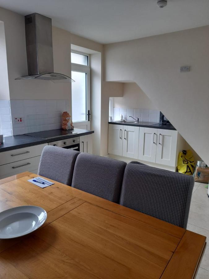 Ferienwohnung College Square, Terrace House Bessbrook Exterior foto