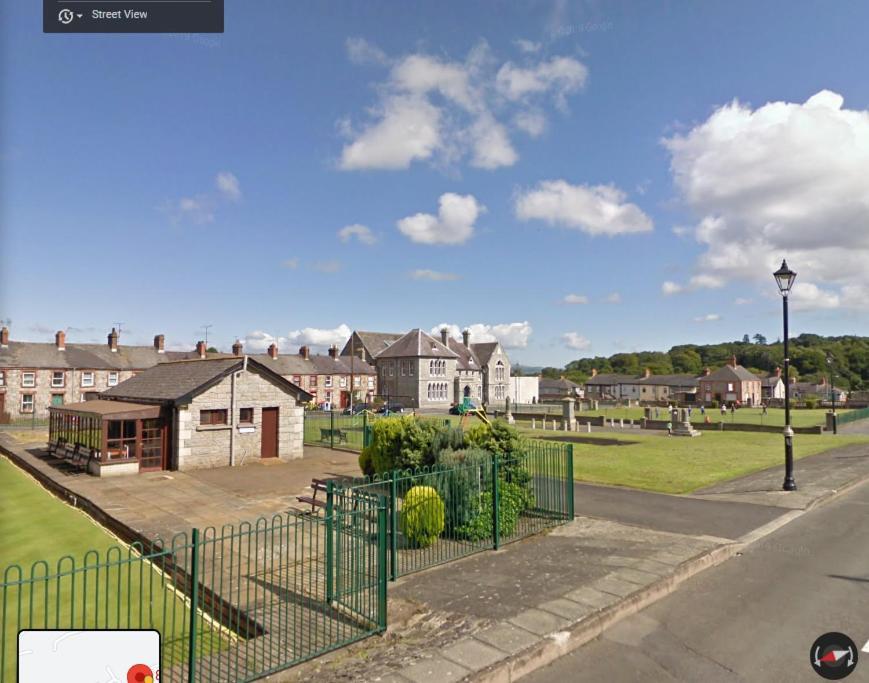 Ferienwohnung College Square, Terrace House Bessbrook Exterior foto